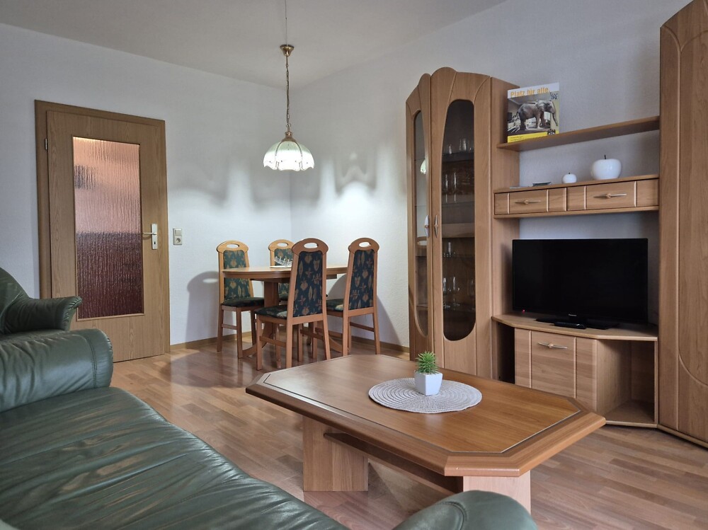 KL 105 - Wohnzimmer 1